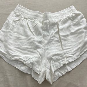 Princess Polly Beach House Shorts Off White (US 6)